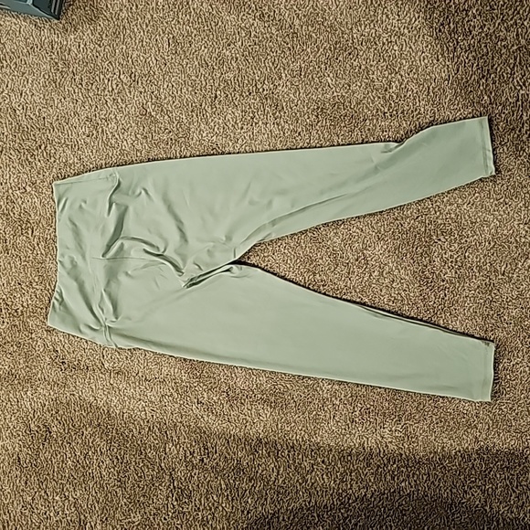 A NEW DAY High-Waisted, Capri Leggings - Picture 4 of 4